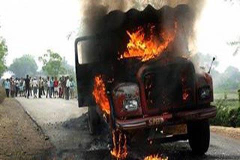 Anantnag residents block highway against attack on Kashmiri drivers in Udhampur
